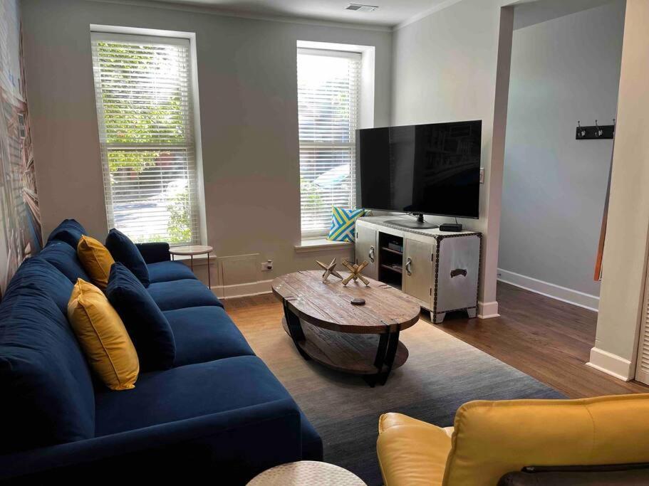 Trendy West Town Flat - 2 Bed / 1.5 Bath W Parking Apartment Chicago Exterior photo